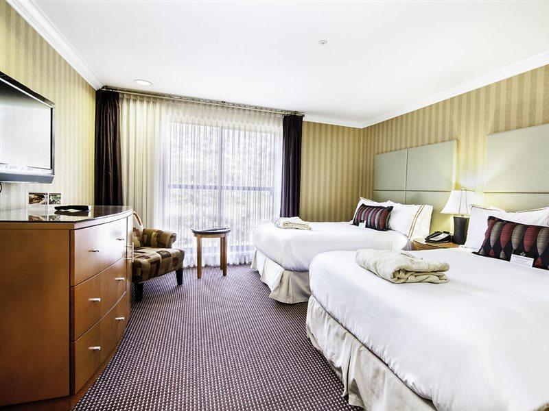 Executive Suites Hotel & Conference Center, Metro Vancouver Burnaby Exterior foto