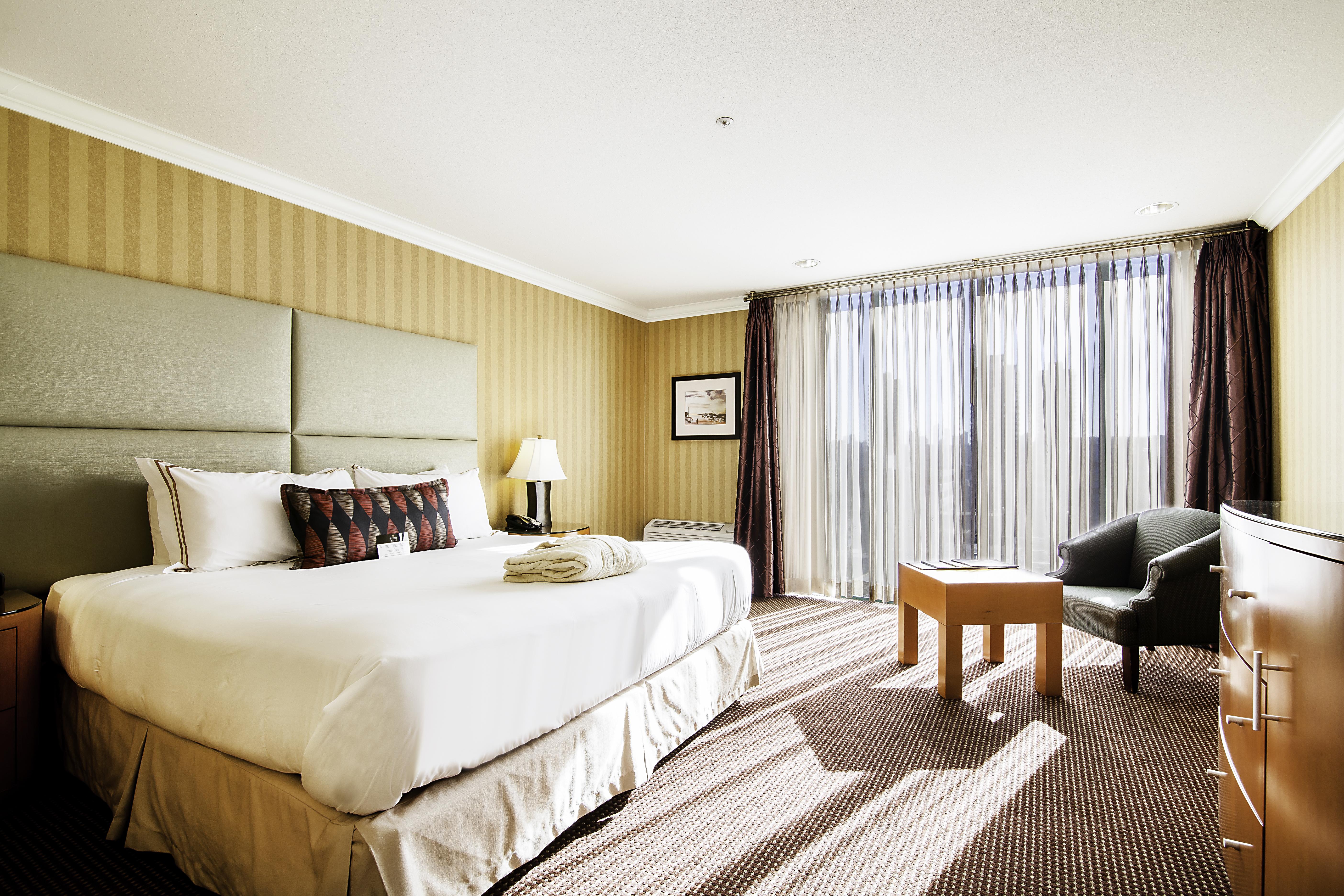 Executive Suites Hotel & Conference Center, Metro Vancouver Burnaby Exterior foto