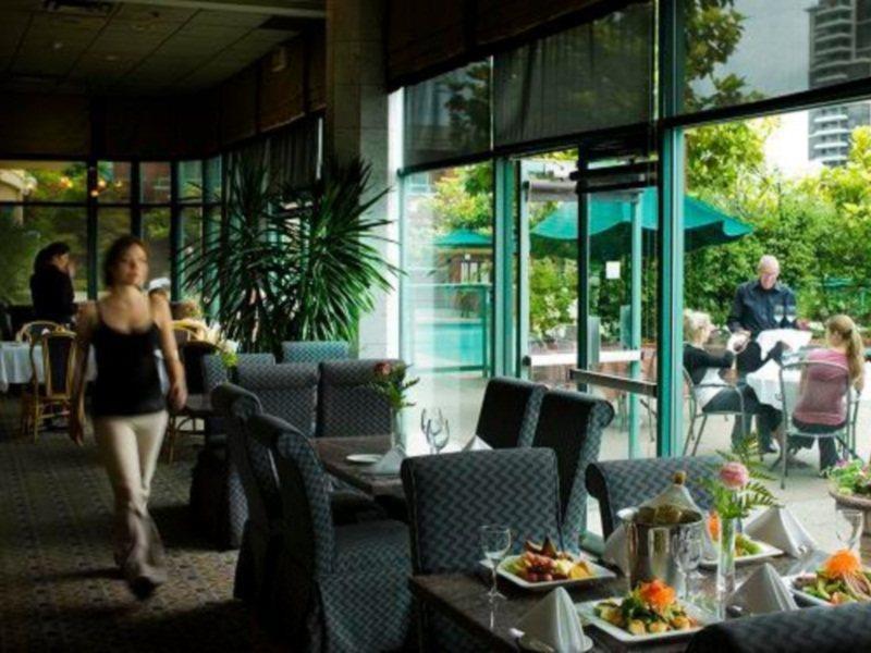 Executive Suites Hotel & Conference Center, Metro Vancouver Burnaby Exterior foto
